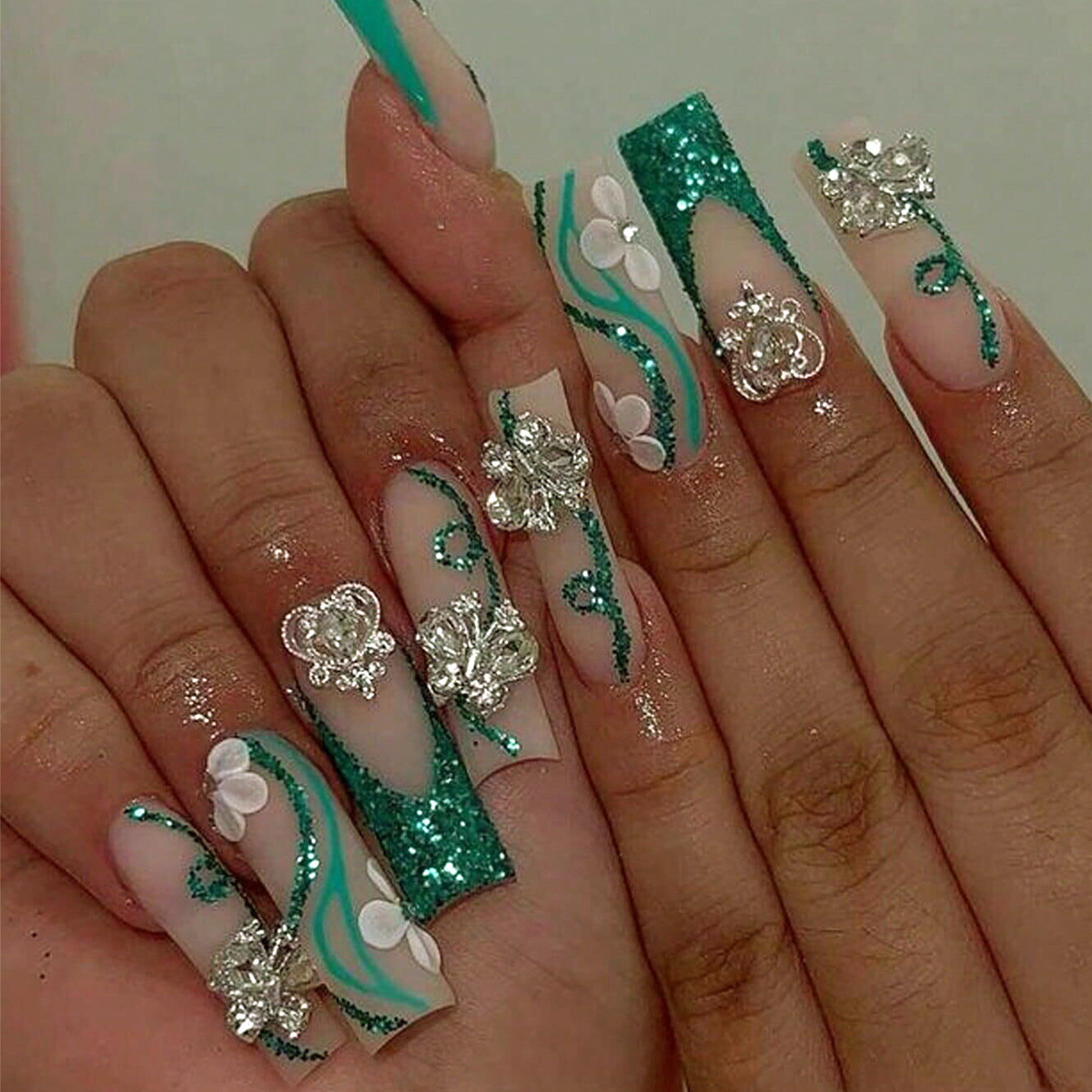 Nail Art French - Uñas postizas de bailarina con pegamento